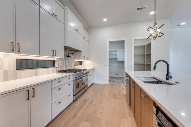 9409 Lenel Place, Dallas, TX 75220