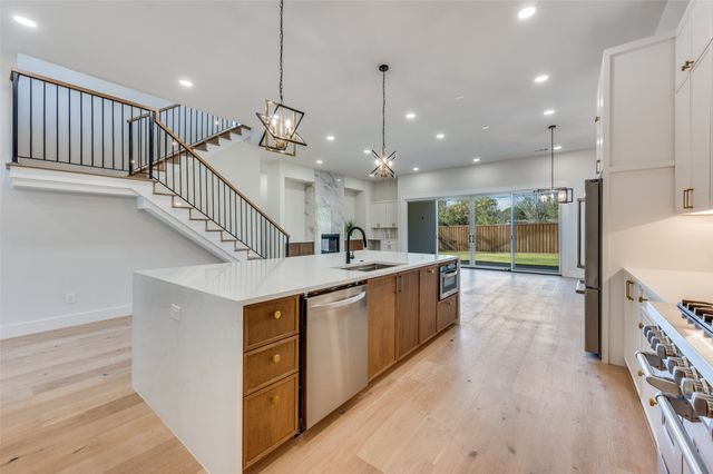 9409 Lenel Place, Dallas, TX 75220