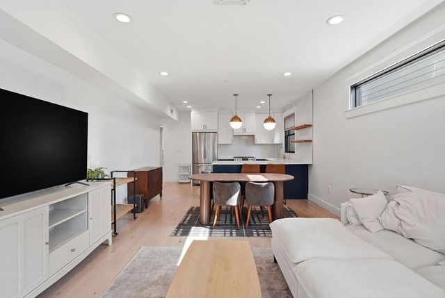 331 Chelsea St 3, Boston, MA 02128