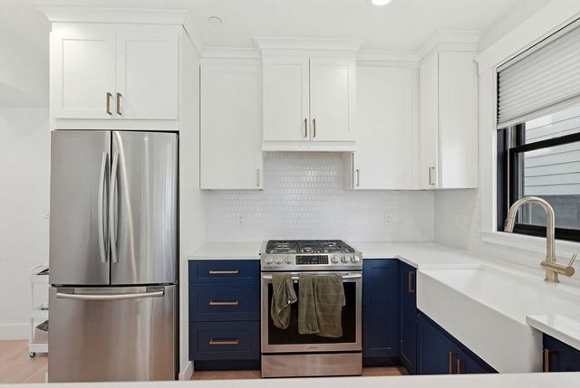 331 Chelsea St 3, Boston, MA 02128