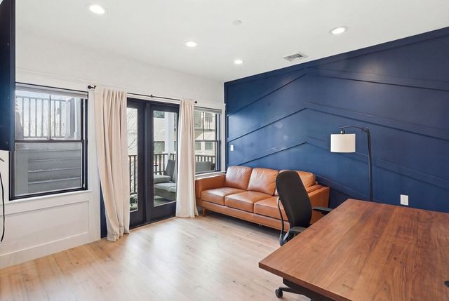 331 Chelsea St 3, Boston, MA 02128