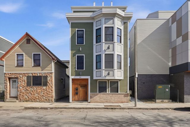 331 Chelsea St 3, Boston, MA 02128