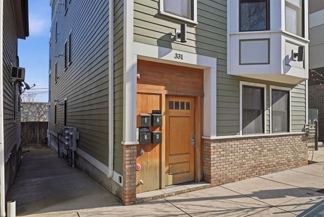 331 Chelsea St 3, Boston, MA 02128