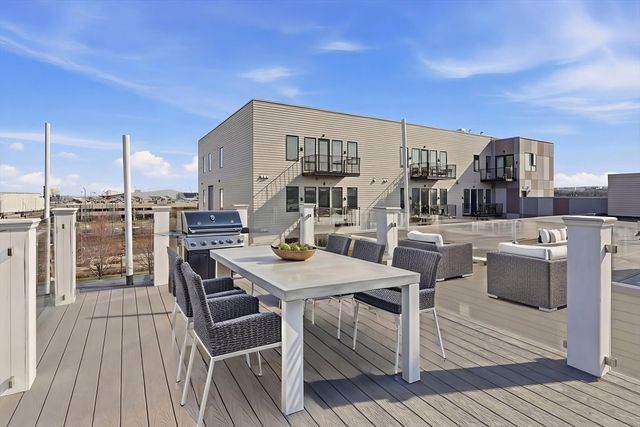 331 Chelsea St 3, Boston, MA 02128