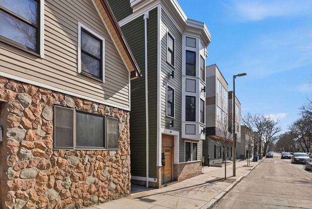 331 Chelsea St 3, Boston, MA 02128