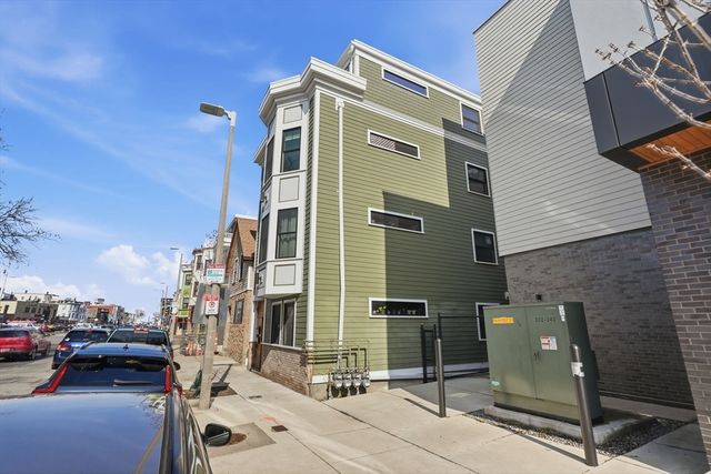 331 Chelsea St 3, Boston, MA 02128