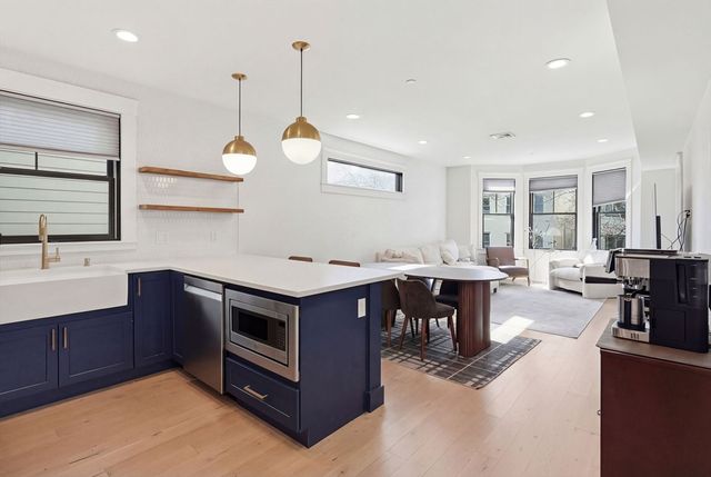 331 Chelsea St 3, Boston, MA 02128