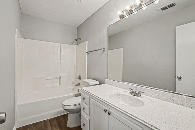 138 Kings Way Drive, Rhome, TX 76078