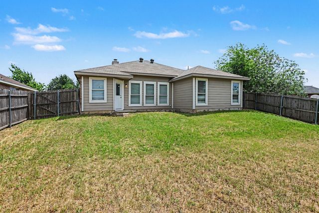 138 Kings Way Drive, Rhome, TX 76078