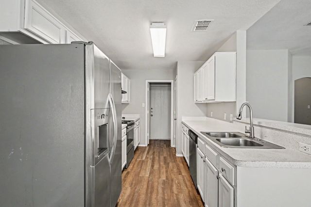 138 Kings Way Drive, Rhome, TX 76078