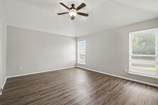 138 Kings Way Drive, Rhome, TX 76078
