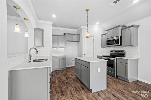64 Benchmark Lane, Fayetteville, AR 72704