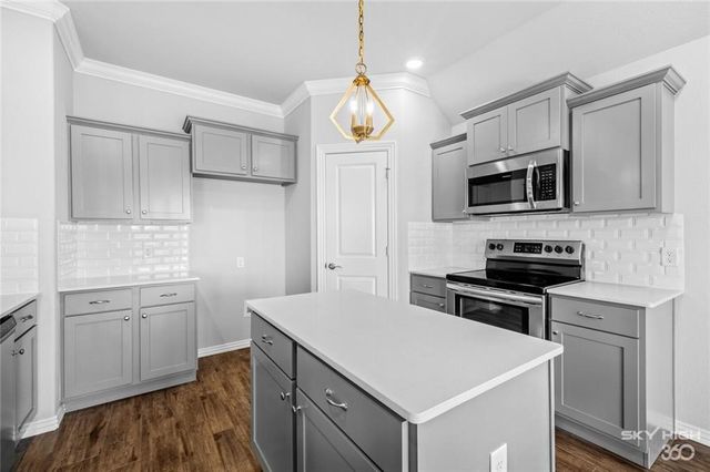 64 Benchmark Lane, Fayetteville, AR 72704
