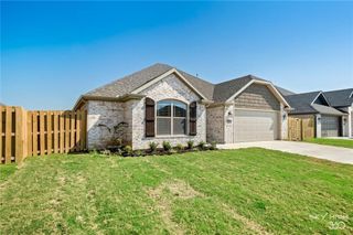 64 Benchmark Lane, Fayetteville, AR 72704
