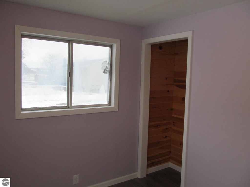 Image 17 of property listing at 21024 Meceola Road, Paris, MI 49338