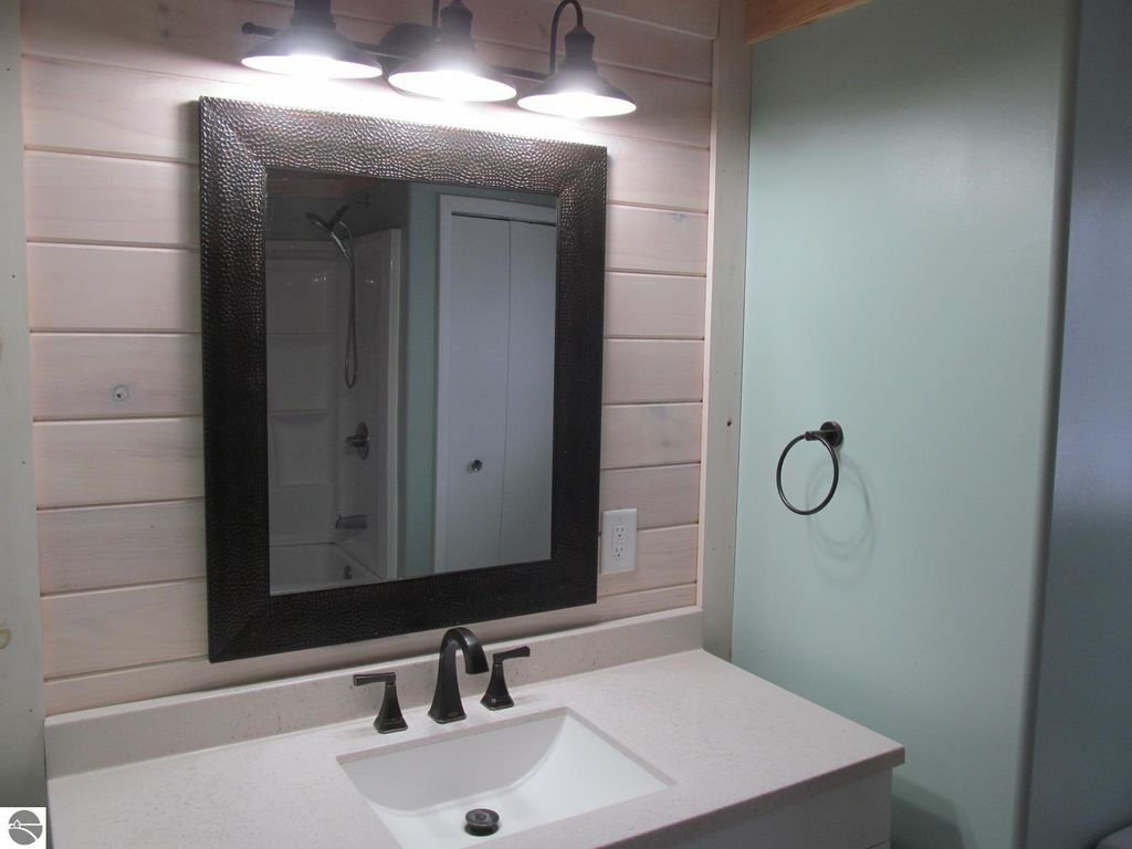 Image 20 of property listing at 21024 Meceola Road, Paris, MI 49338