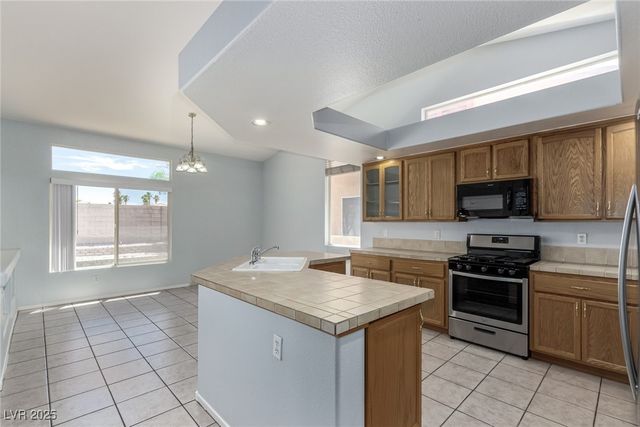 9842 SILVER LASSO Street, Las Vegas, NV 89123