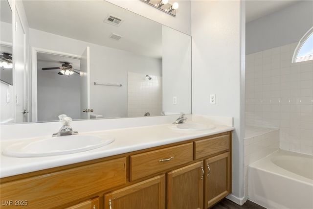 9842 SILVER LASSO Street, Las Vegas, NV 89123