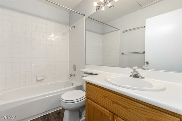 9842 SILVER LASSO Street, Las Vegas, NV 89123