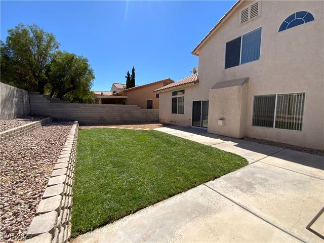 9842 SILVER LASSO Street, Las Vegas, NV 89123