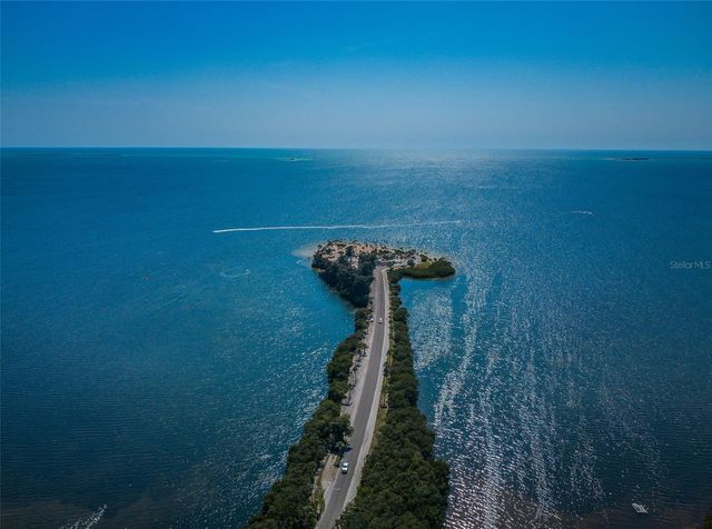 1250 S PINELLAS AVENUE 205, Tarpon Springs, FL 34689