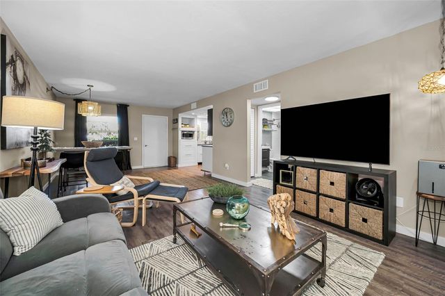 1250 S PINELLAS AVENUE 205, Tarpon Springs, FL 34689