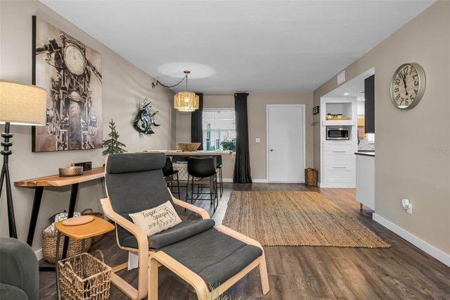 1250 S PINELLAS AVENUE 205, Tarpon Springs, FL 34689