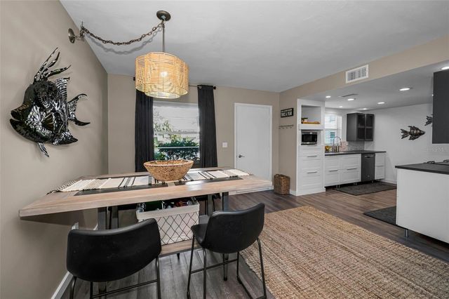 1250 S PINELLAS AVENUE 205, Tarpon Springs, FL 34689