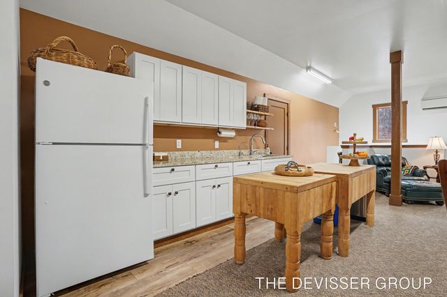 5837 Timber Bluff Trail, Manlius Twp, MI 49408