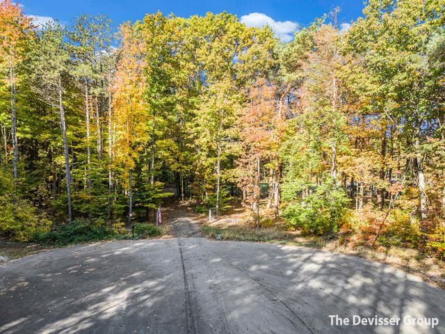 5837 Timber Bluff Trail, Manlius Twp, MI 49408