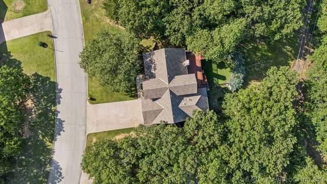 504 Oak Ridge Drive, Sand Springs, OK 74063