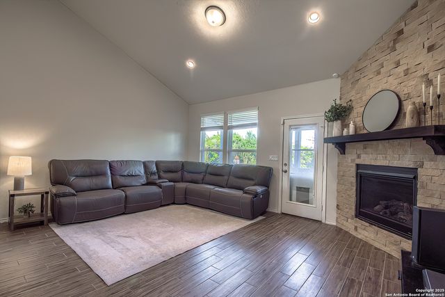 27210 Volcano, San Antonio, TX 78260