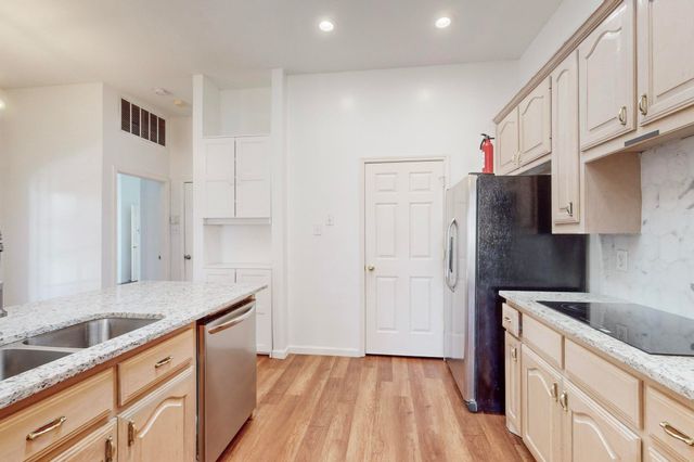 2710 Mum Drive, Richardson, TX 75082