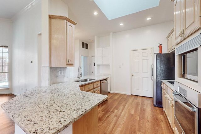 2710 Mum Drive, Richardson, TX 75082