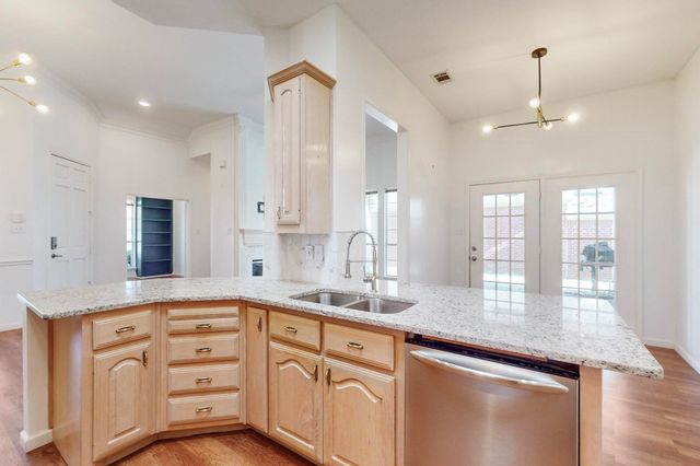 2710 Mum Drive, Richardson, TX 75082