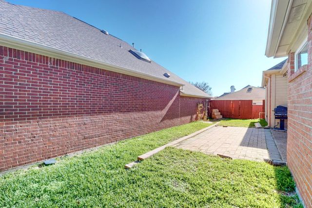 2710 Mum Drive, Richardson, TX 75082