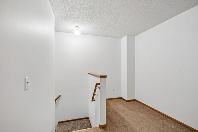 2580 Bedford Court 16, Mendota Heights, MN 55120