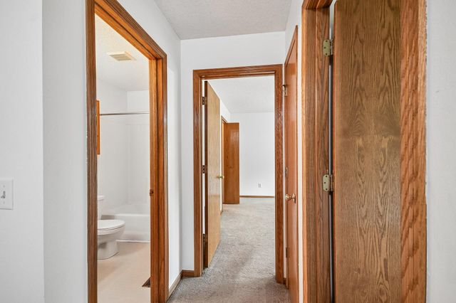 2580 Bedford Court 16, Mendota Heights, MN 55120
