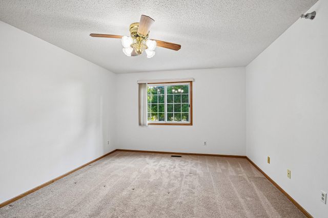 2580 Bedford Court 16, Mendota Heights, MN 55120