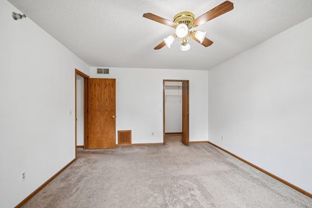 2580 Bedford Court 16, Mendota Heights, MN 55120