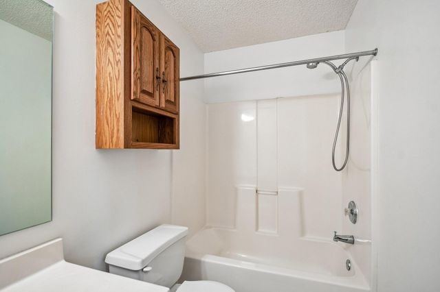 2580 Bedford Court 16, Mendota Heights, MN 55120