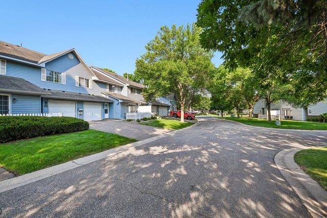 2580 Bedford Court 16, Mendota Heights, MN 55120