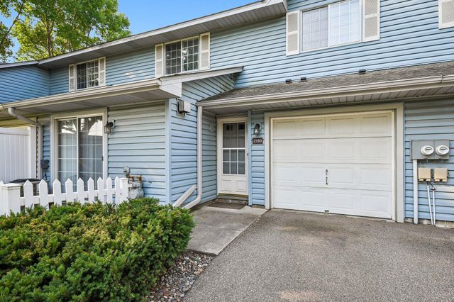 2580 Bedford Court 16, Mendota Heights, MN 55120