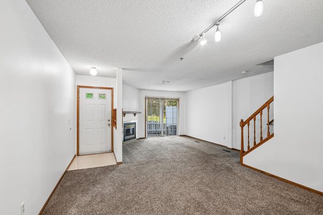 2580 Bedford Court 16, Mendota Heights, MN 55120