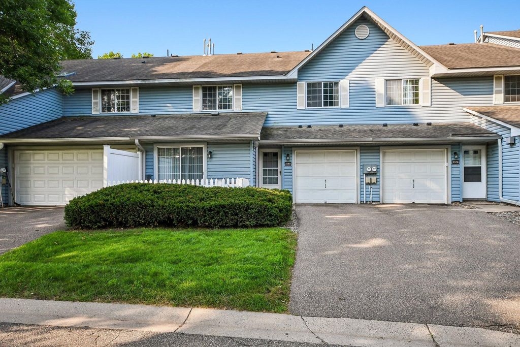 2580 Bedford Court 16, Mendota Heights, MN 55120