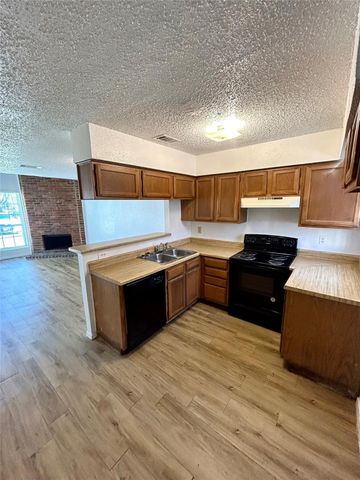 2271 Aspen Drive, Dallas, TX 75227