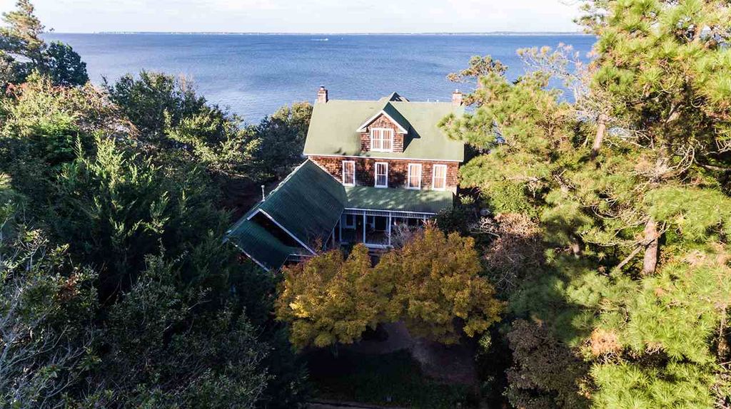 Image 1 of property listing at 104 Seatone Lane Lot B, Manteo, NC 27954