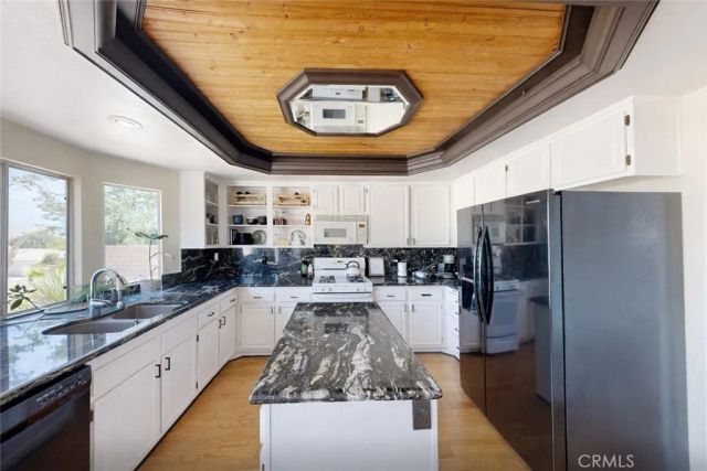 5637 Redwood, Palmdale, CA 93551