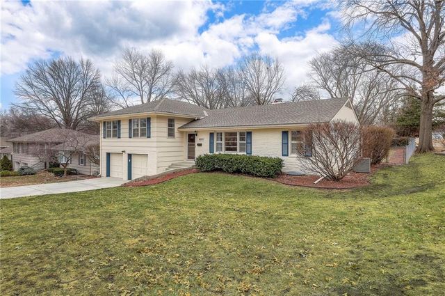 8025 Tomahawk Road, Prairie Village, KS 66208