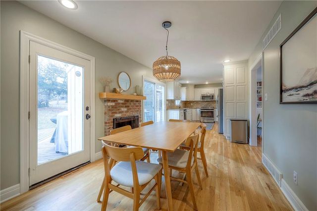 8025 Tomahawk Road, Prairie Village, KS 66208